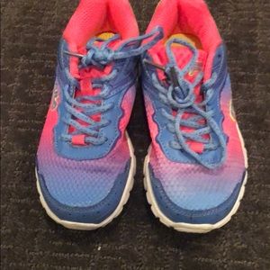 Girls Fila gym shoes